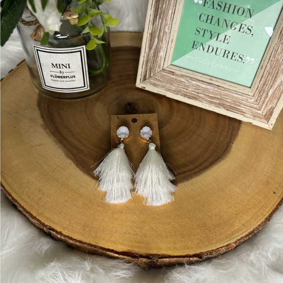 NEW White Tassel Earrings - Picture 4 of 4